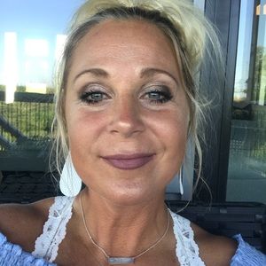 Meet your Posher, Becki